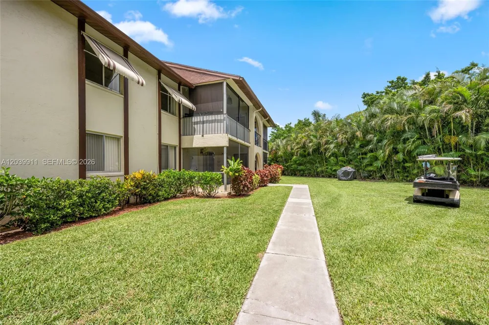 5839 La Pinata Blvd #C-2 Green Acres, FL 33463
