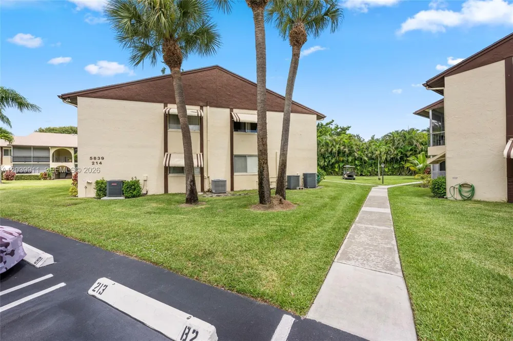 5839 La Pinata Blvd #C-2 Green Acres, FL 33463