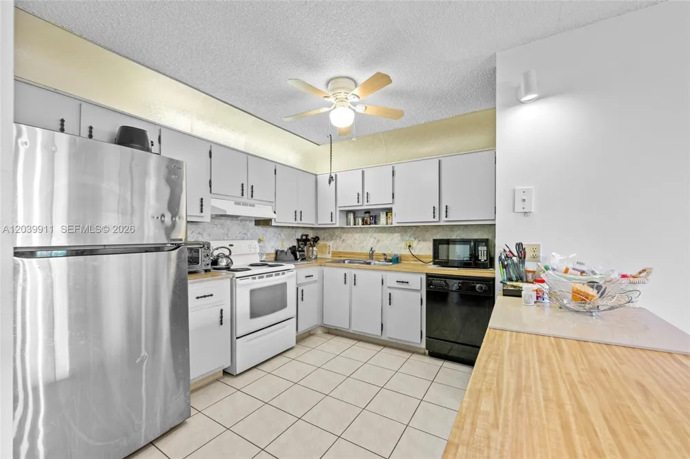 5839 La Pinata Blvd #C-2 Green Acres, FL 33463