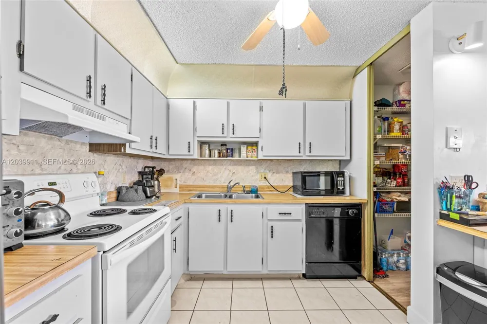 5839 La Pinata Blvd #C-2 Green Acres, FL 33463