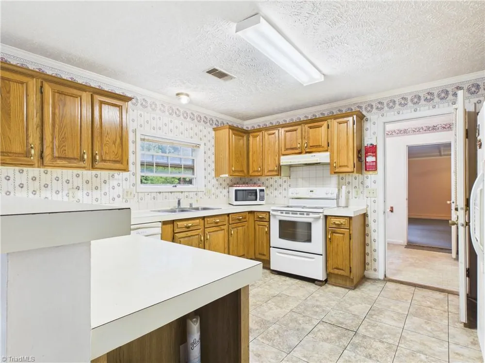 2094 Asheboro School Road Asheboro, NC 27203