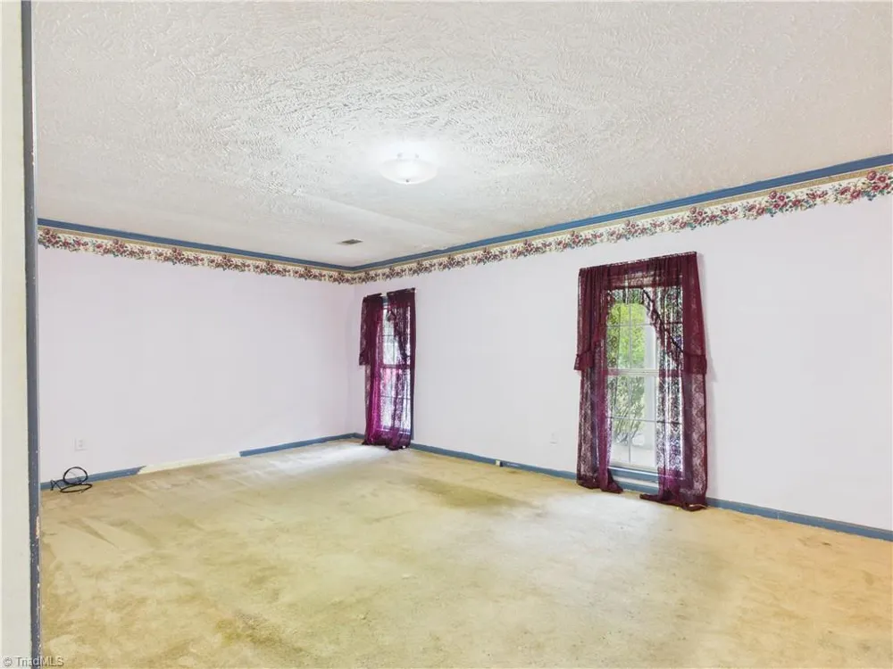 2094 Asheboro School Road Asheboro, NC 27203
