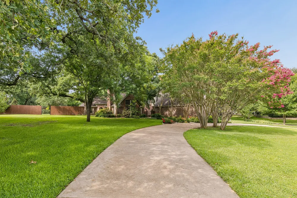 1355 Woodbrook Lane Southlake, TX 76092