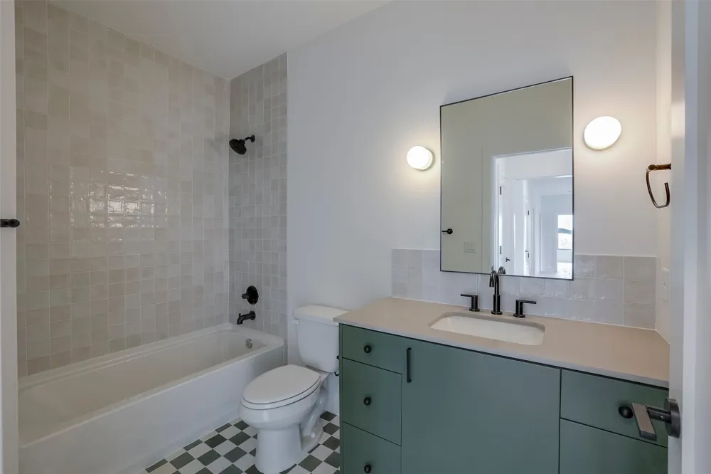 309 W Daggett Avenue #207 Fort Worth, TX 76104