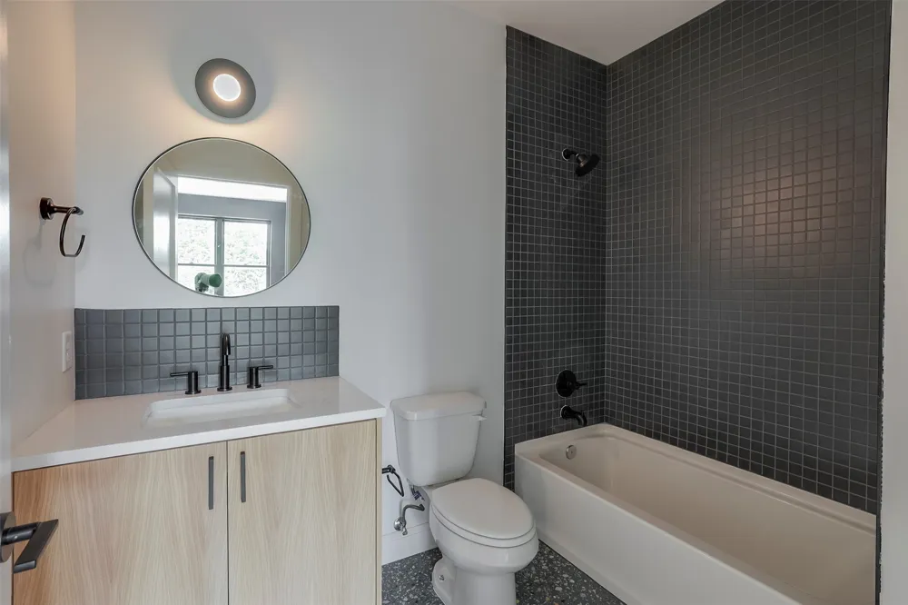 309 W Daggett Avenue #207 Fort Worth, TX 76104