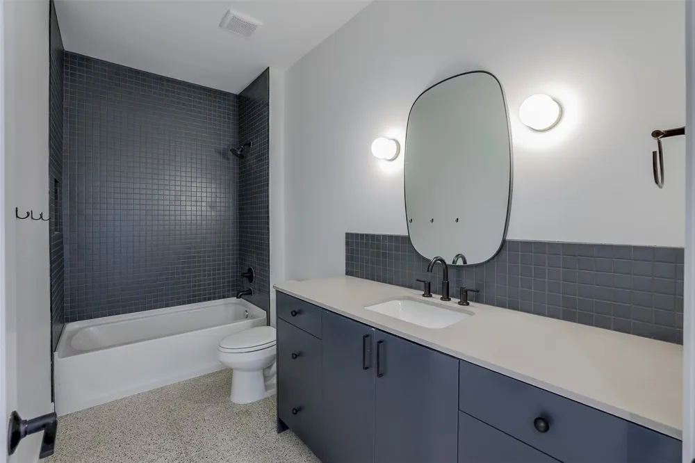 309 W Daggett Avenue #207 Fort Worth, TX 76104