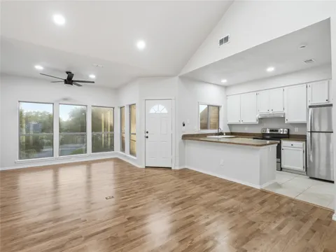 119 Summer View