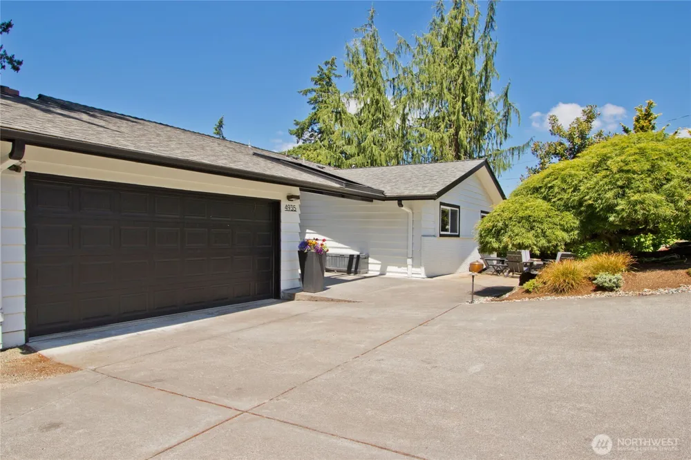 4935 116th Place SE Bellevue, WA 98006