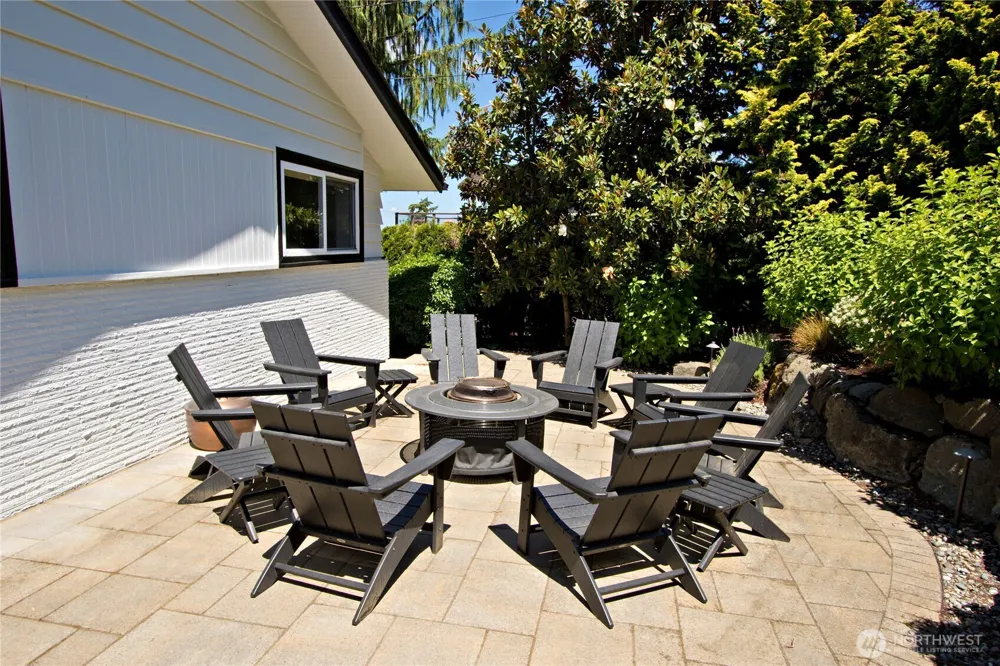 4935 116th Place SE Bellevue, WA 98006