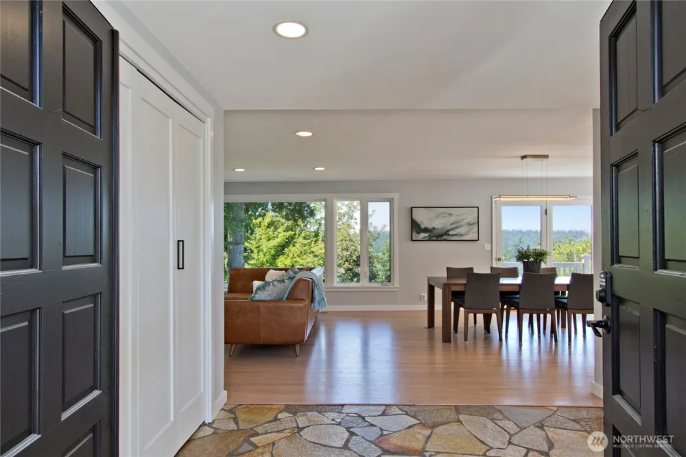 4935 116th Place SE Bellevue, WA 98006