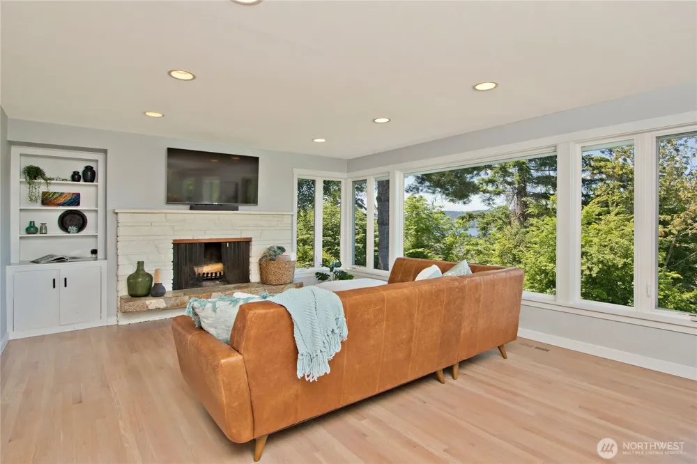 4935 116th Place SE Bellevue, WA 98006