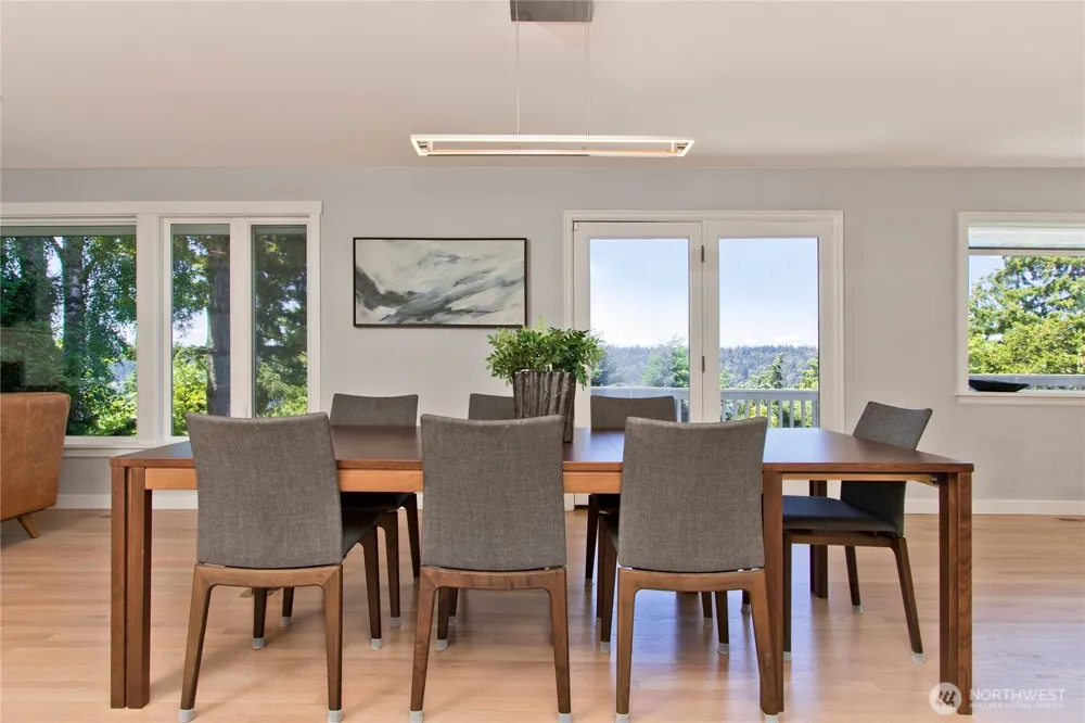 4935 116th Place SE Bellevue, WA 98006