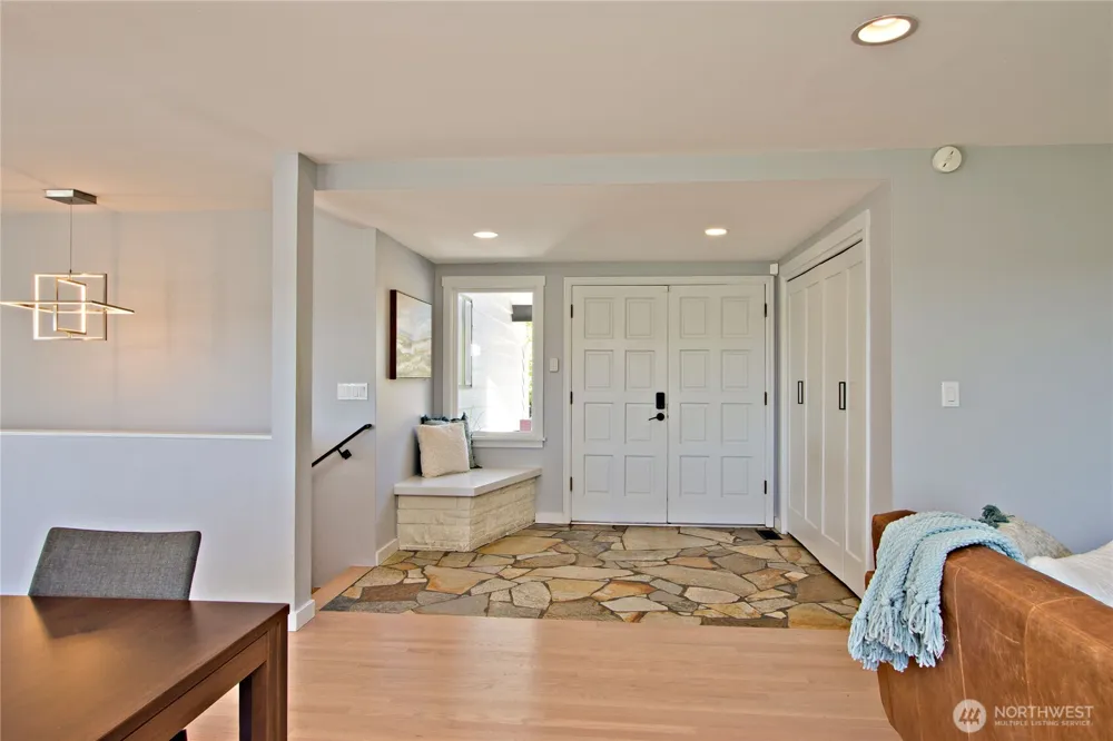 4935 116th Place SE Bellevue, WA 98006