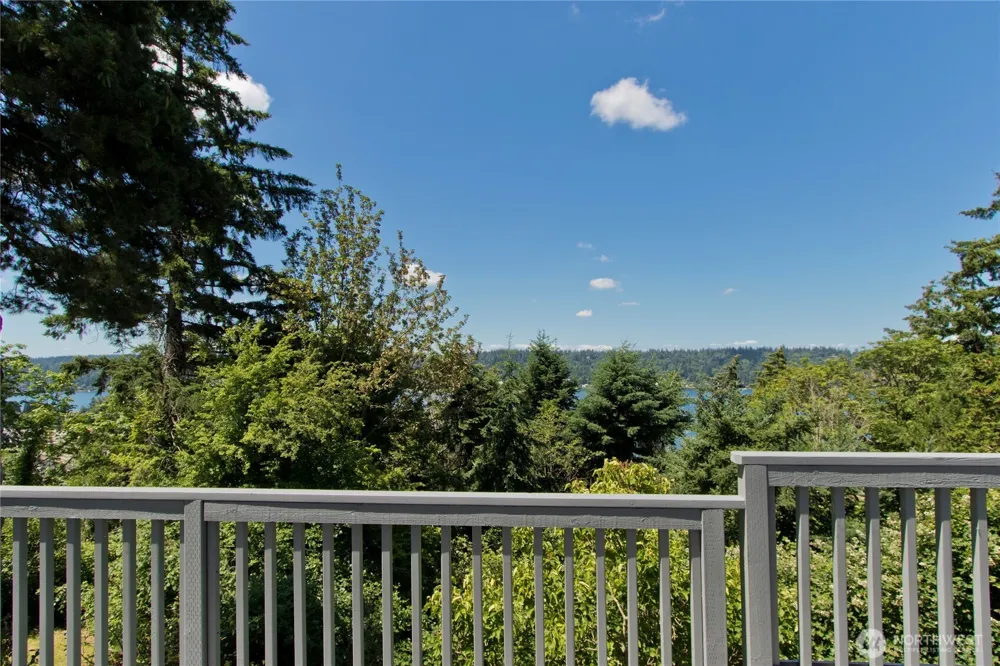 4935 116th Place SE Bellevue, WA 98006