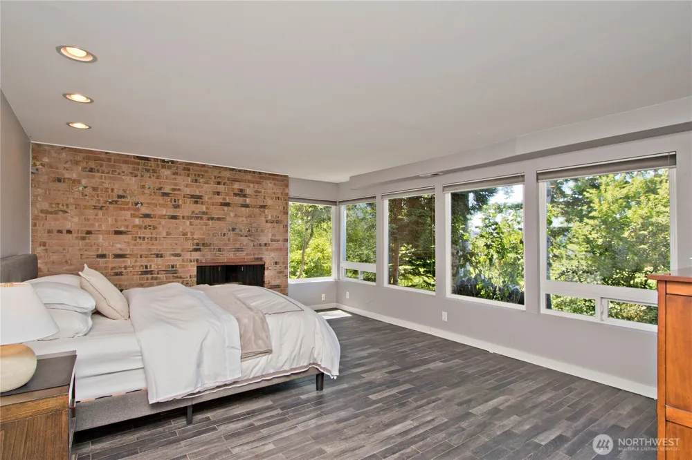 4935 116th Place SE Bellevue, WA 98006