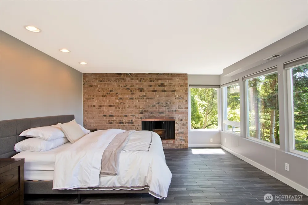 4935 116th Place SE Bellevue, WA 98006