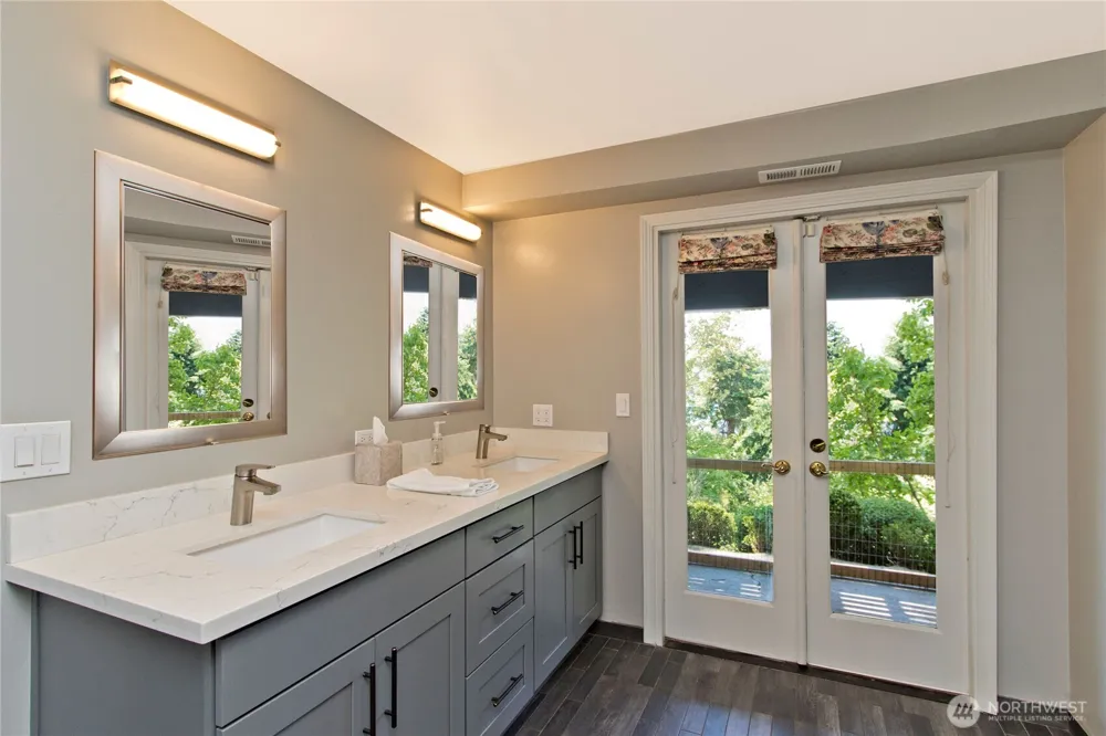 4935 116th Place SE Bellevue, WA 98006