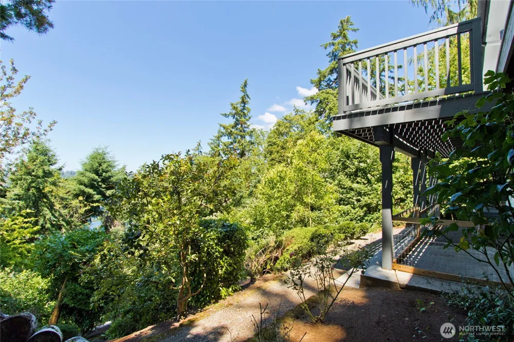 4935 116th Place SE Bellevue, WA 98006