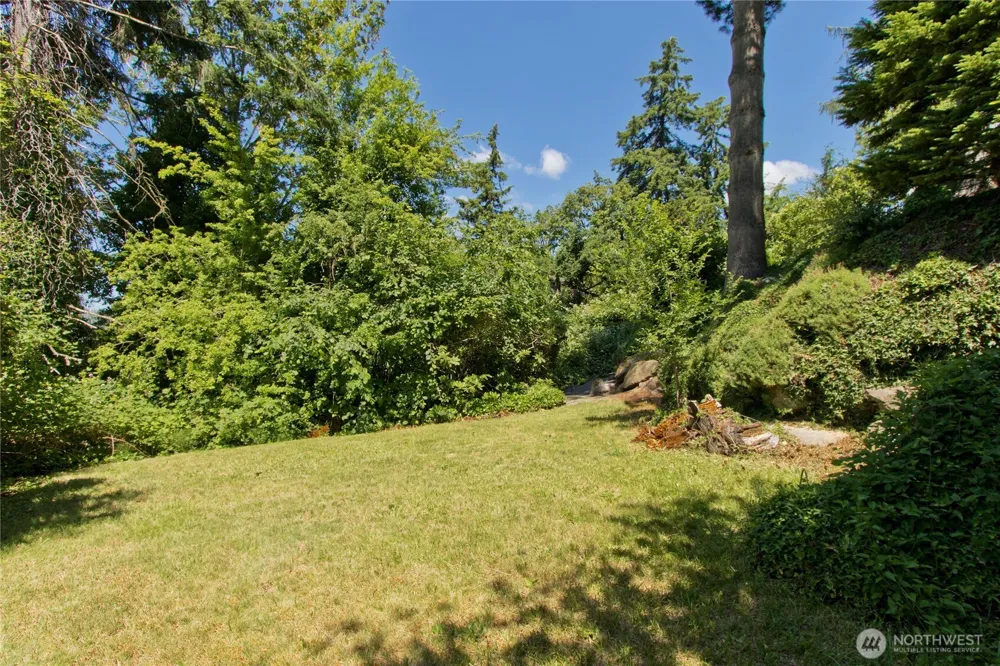 4935 116th Place SE Bellevue, WA 98006