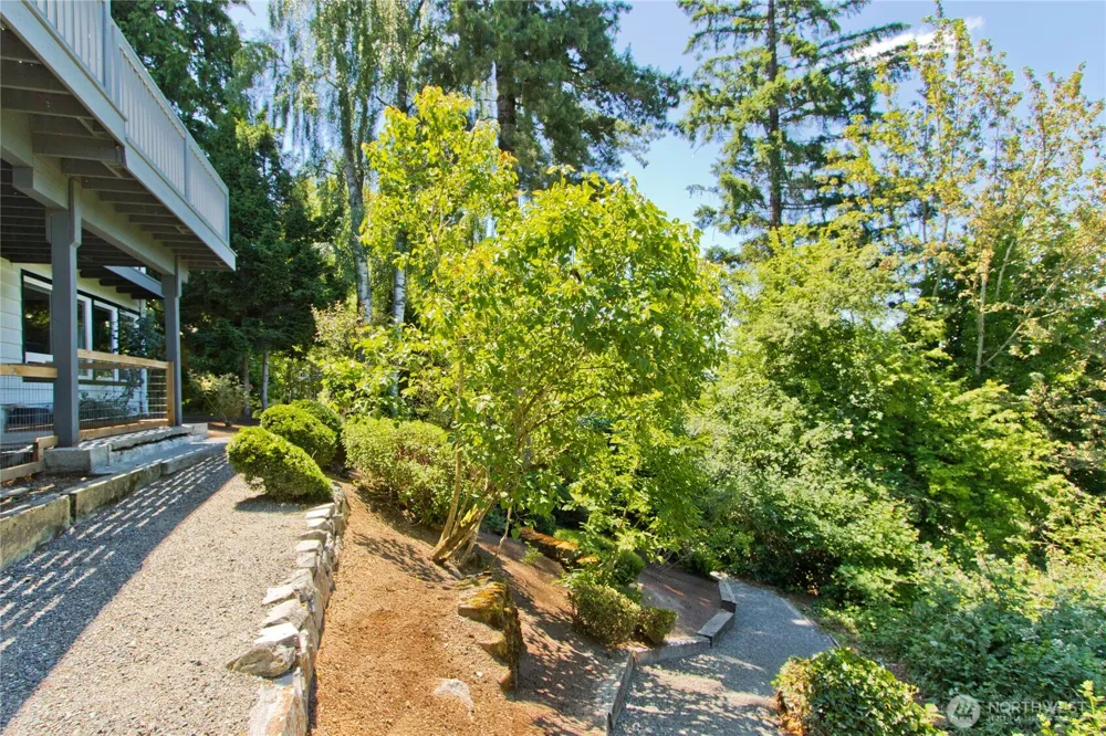 4935 116th Place SE Bellevue, WA 98006