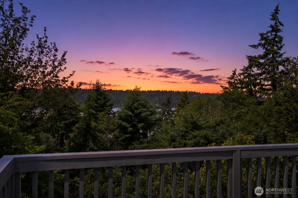 4935 116th Place SE Bellevue, WA 98006