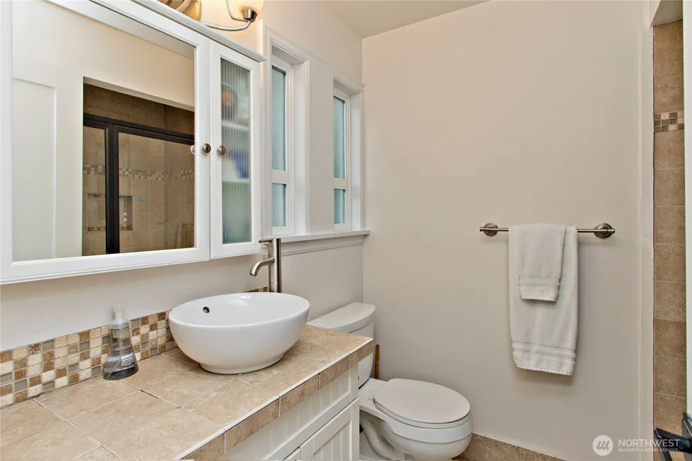 4935 116th Place SE Bellevue, WA 98006