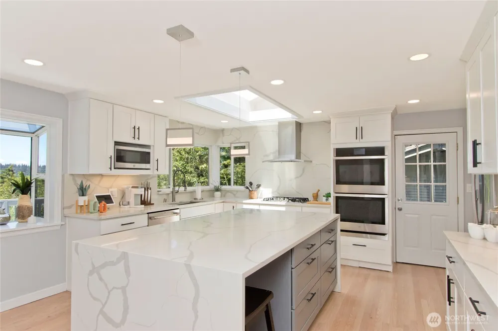 4935 116th Place SE Bellevue, WA 98006