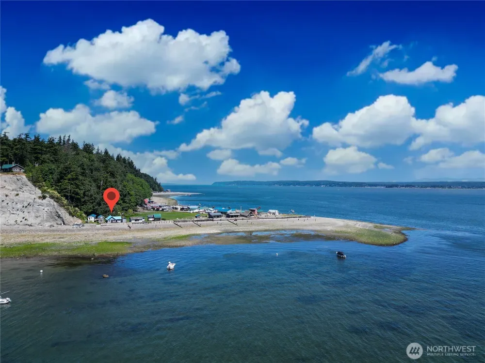 2 S Pilchuck Ave Hat Island, WA 98206