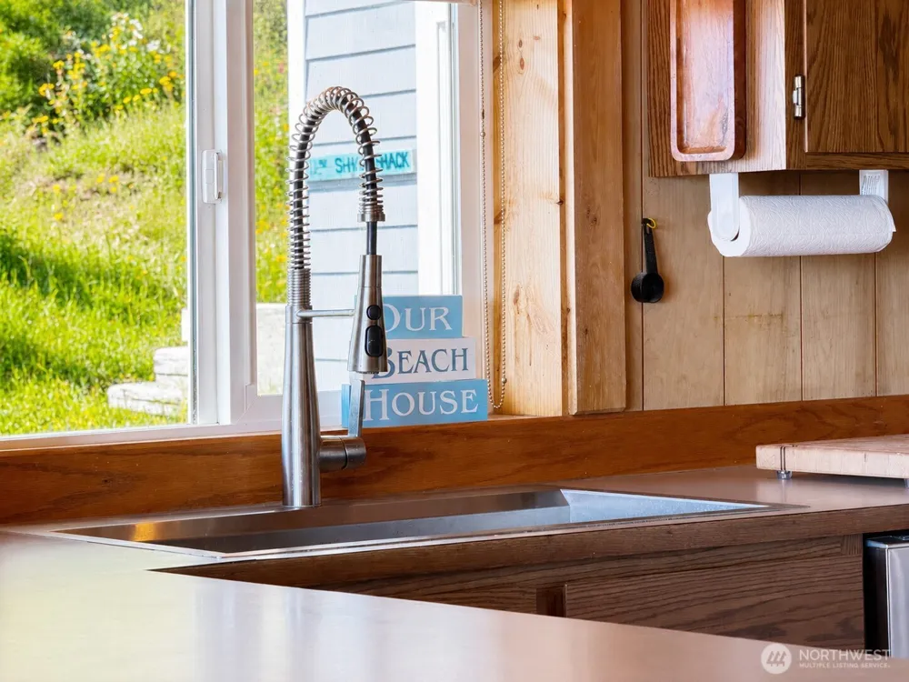 2 S Pilchuck Ave Hat Island, WA 98206