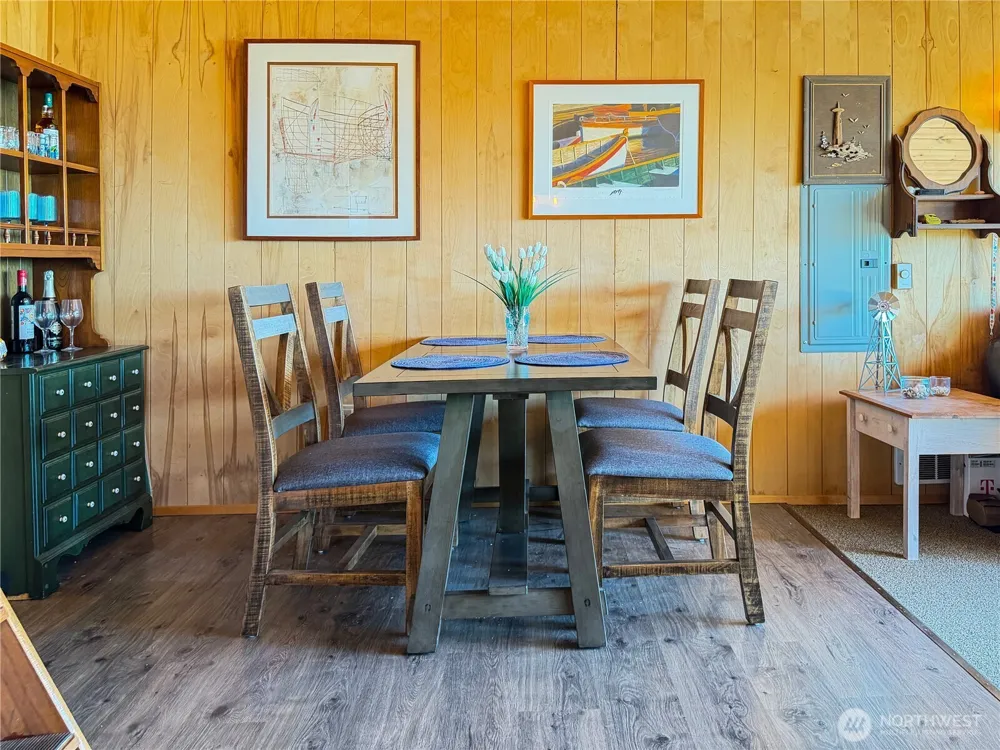 2 S Pilchuck Ave Hat Island, WA 98206