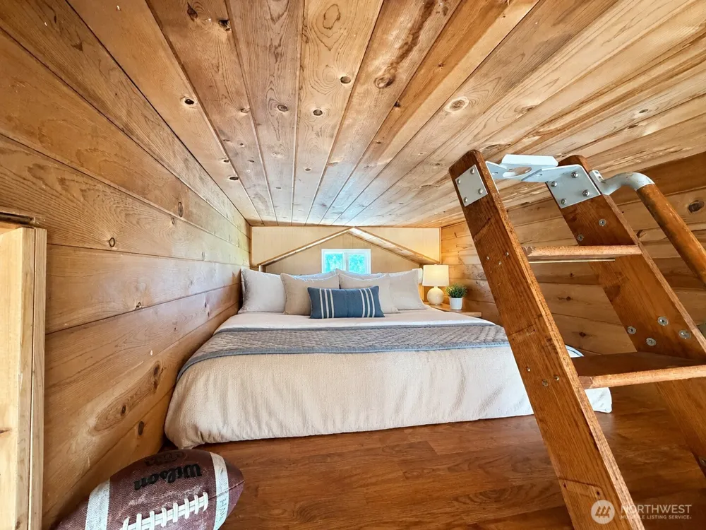 2 S Pilchuck Ave Hat Island, WA 98206