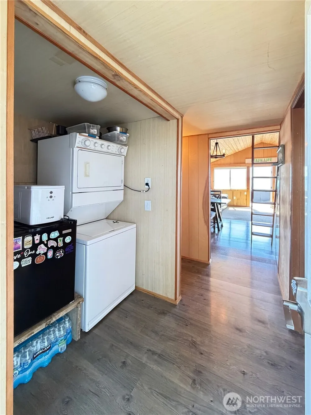 2 S Pilchuck Ave Hat Island, WA 98206