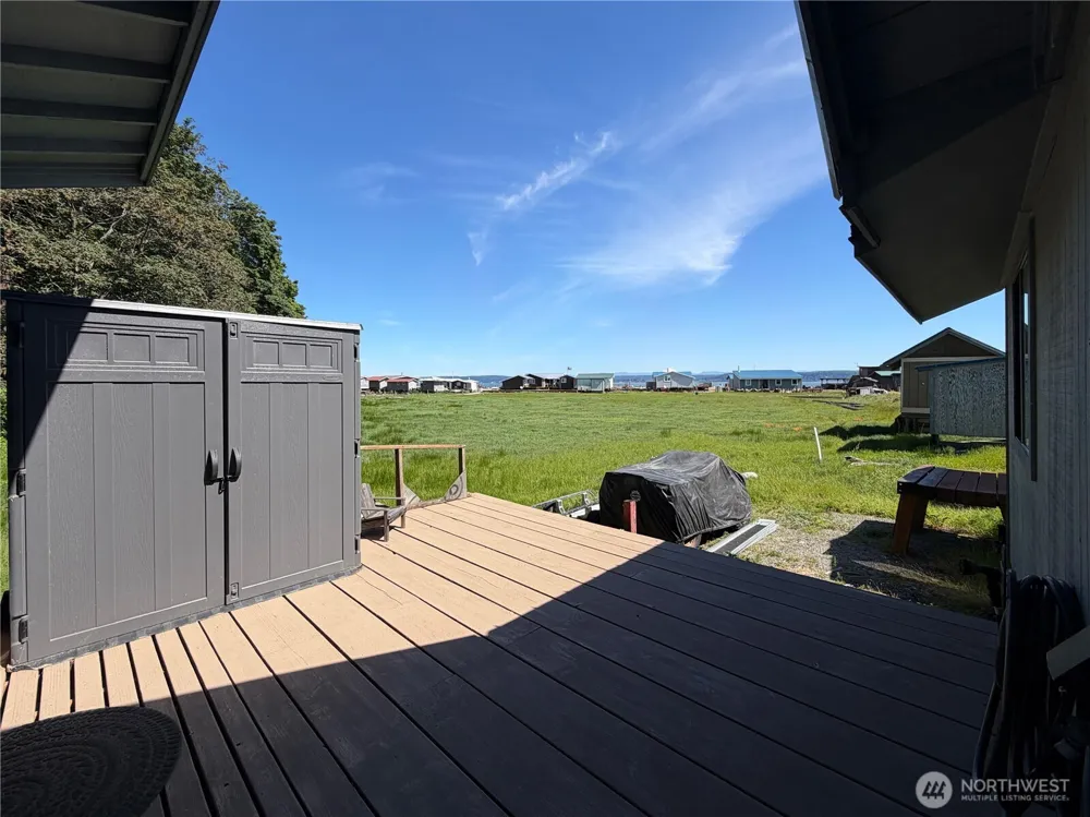 2 S Pilchuck Ave Hat Island, WA 98206