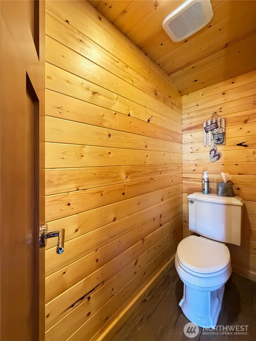 2 S Pilchuck Ave Hat Island, WA 98206