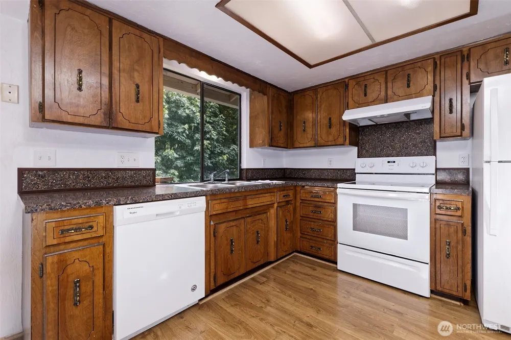 2064 Lake Boulevard Shelton, WA 98584