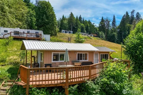 200 E Cove Drive