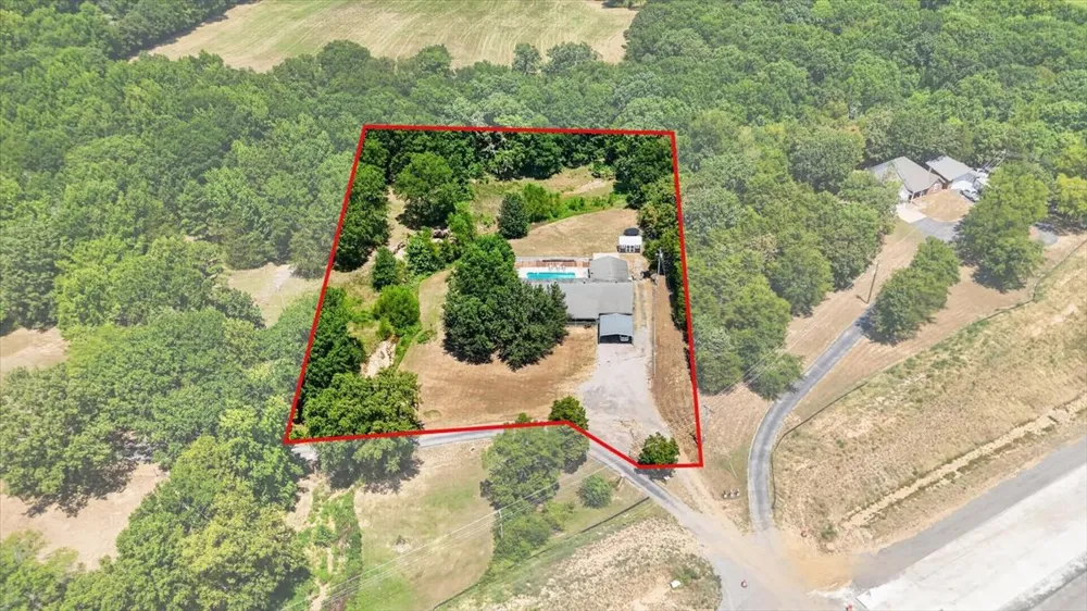 49050 Highway 112 Poteau, OK 74953