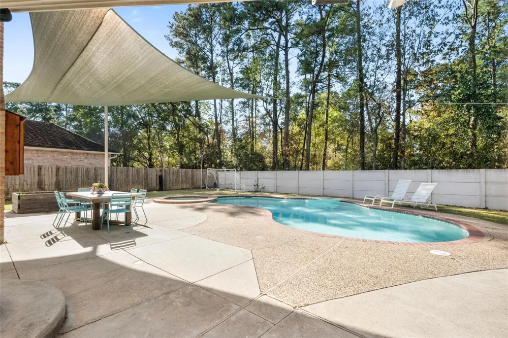 1627 Lofty Maple Trail Kingwood, TX 77345
