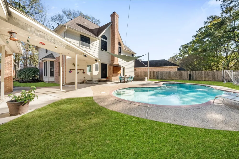 1627 Lofty Maple Trail Kingwood, TX 77345
