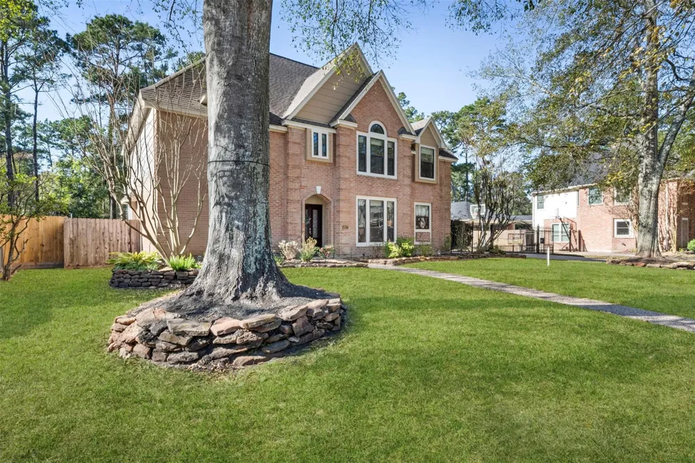 1627 Lofty Maple Trail Kingwood, TX 77345