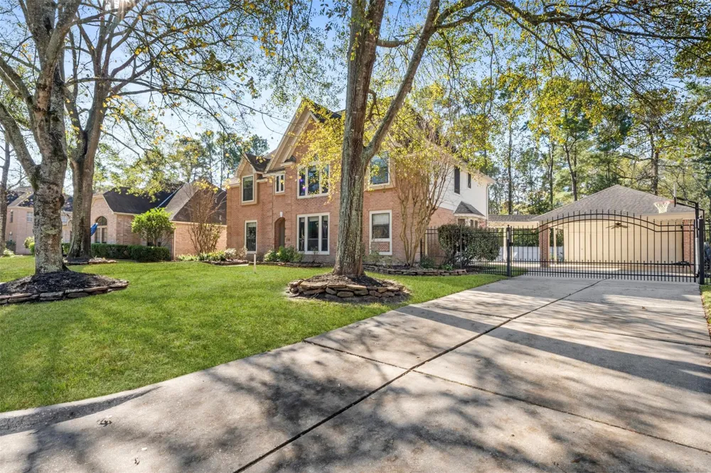 1627 Lofty Maple Trail Kingwood, TX 77345
