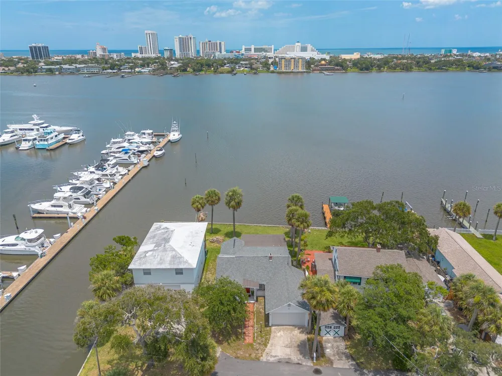 255 LEXINGTON DRIVE Daytona Beach, FL 32114
