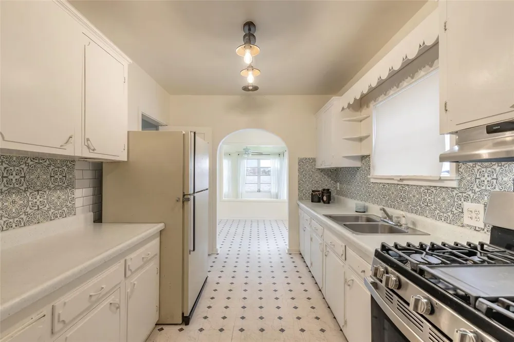 255 LEXINGTON DRIVE Daytona Beach, FL 32114