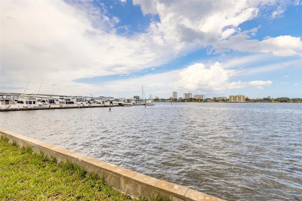 255 LEXINGTON DRIVE Daytona Beach, FL 32114