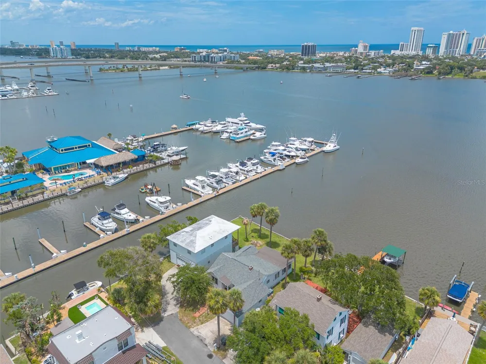 255 LEXINGTON DRIVE Daytona Beach, FL 32114