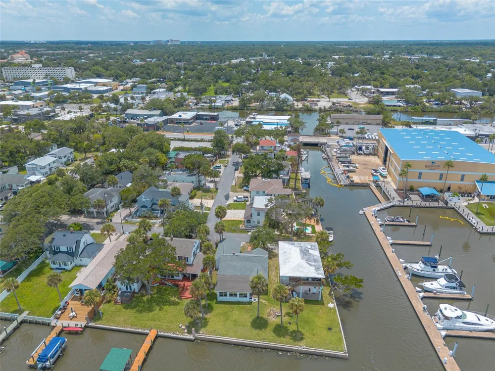 255 LEXINGTON DRIVE Daytona Beach, FL 32114