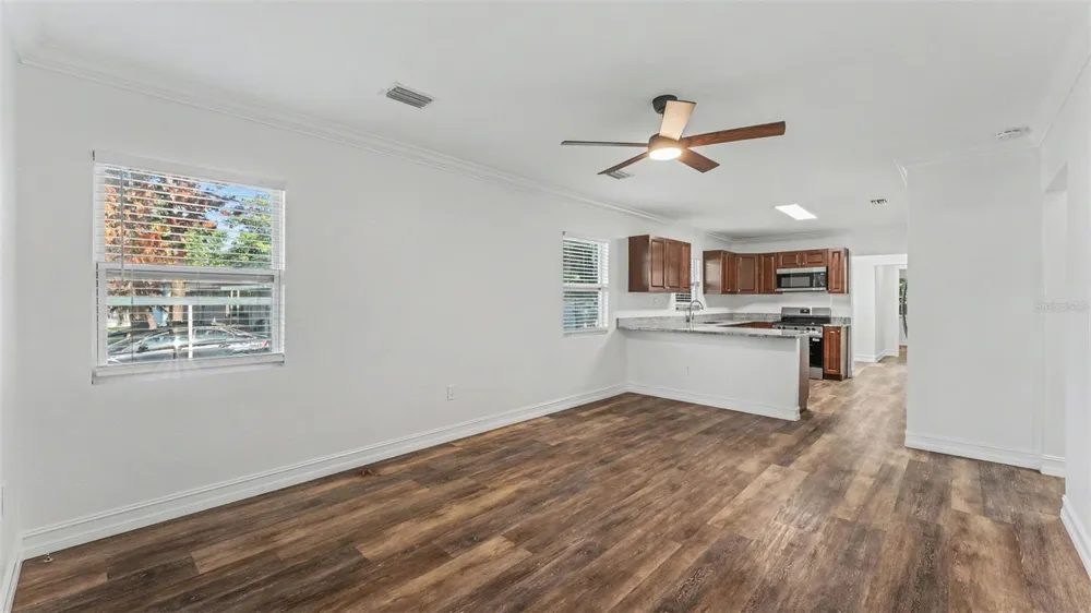 1821 W CHASE STREET Lakeland, FL 33815