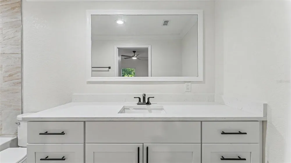 1821 W CHASE STREET Lakeland, FL 33815