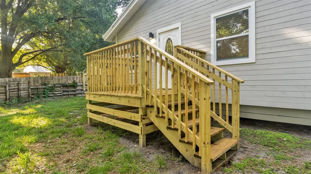 1821 W CHASE STREET Lakeland, FL 33815