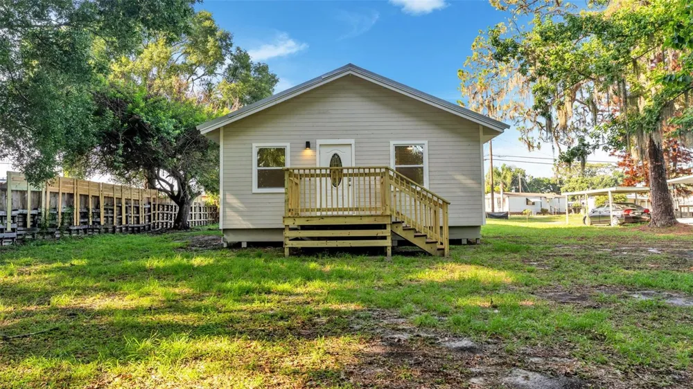 1821 W CHASE STREET Lakeland, FL 33815
